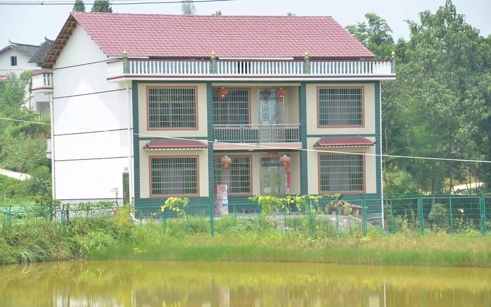 3农村自建房别墅-设计师-自建房成本8万建设的丑房子.jpg